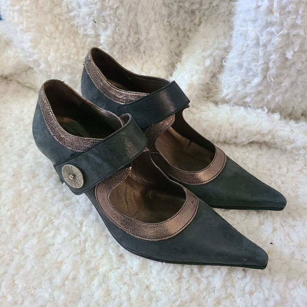 Fidji Women's E985‎ Two Tone Pointed Toe Leather Mary Jane Pumps sz 36